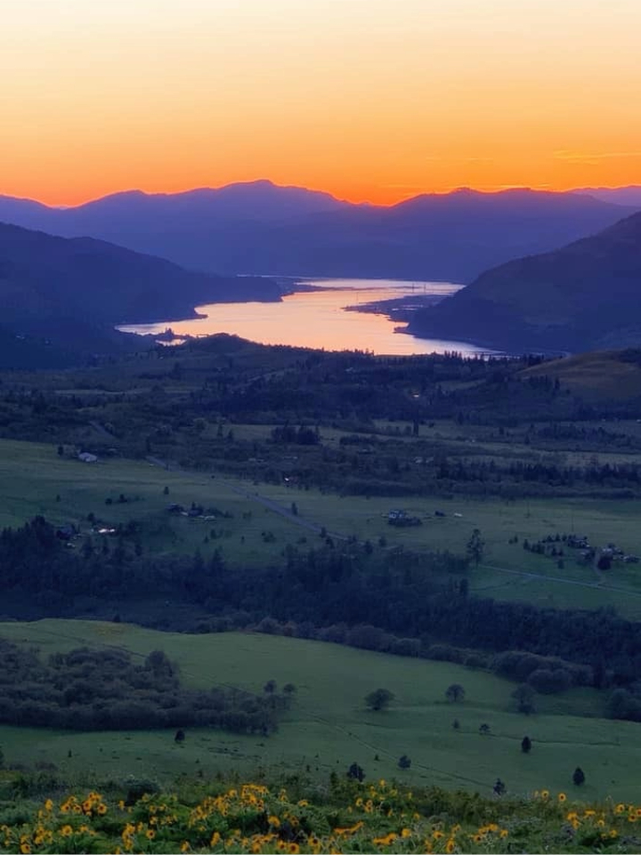 Sunset at Columbia Gorge